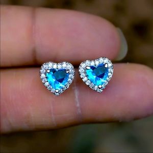 Crystal heart stud earrings